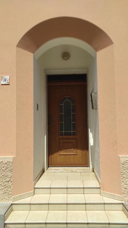 Casa Trifo Lägenhet Tiggiano Exteriör bild